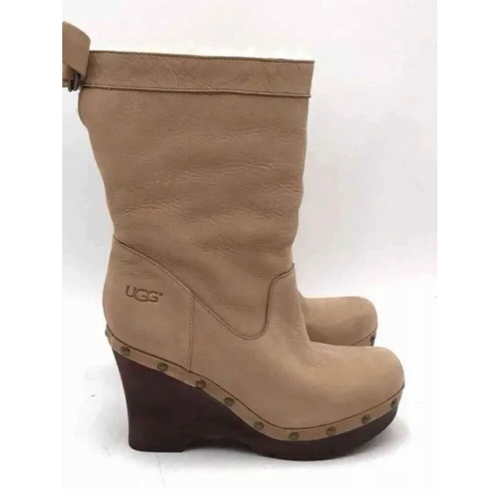 UGG Carnegie Leather Studded Wedge Clog Boots Shearling Cuff Tan Women’s Size 7